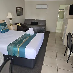 Crows Nest Motel Мотель