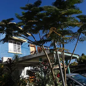 https://happytourcairns-sharehouse.cairnshotels4all.com